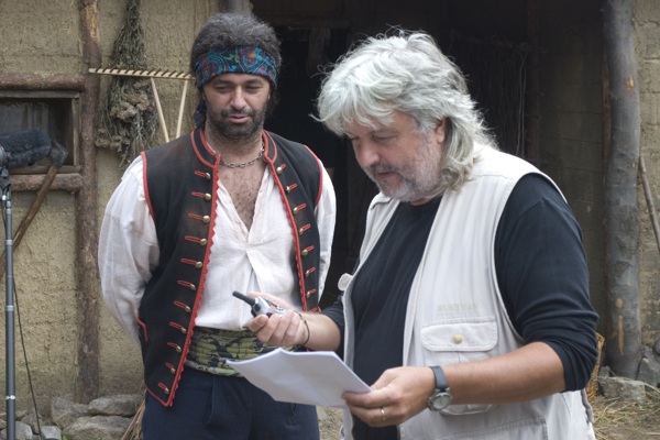 Martin Dejdar ako Kováč s režisérom Dušanom Rapošom počas nakrúcania filmu Cinka Panna.jpg